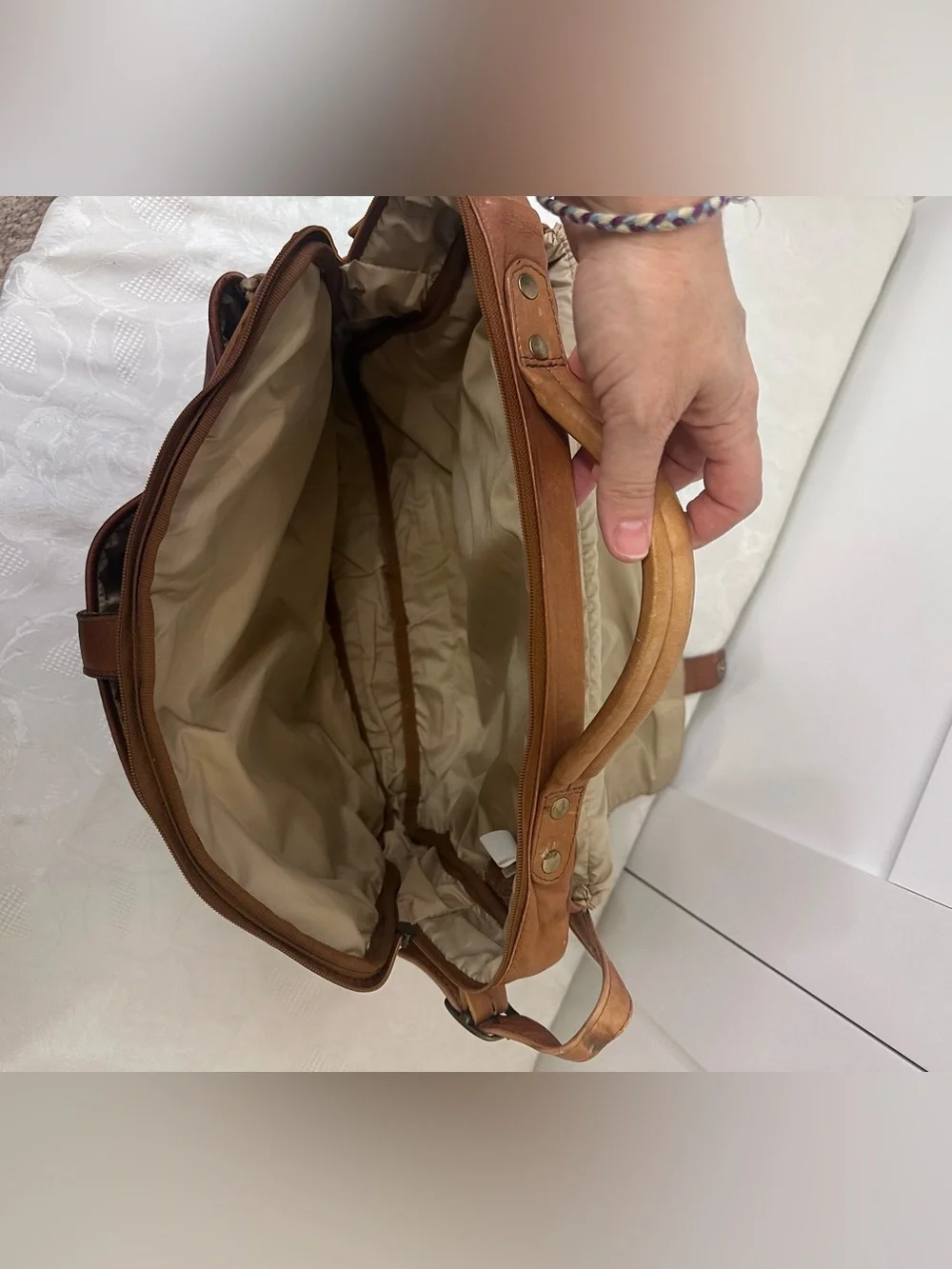 Avenues in Leather Vintage Brown Messenger Laptop Weekender Bag 14.5”x11.5”x5.5”